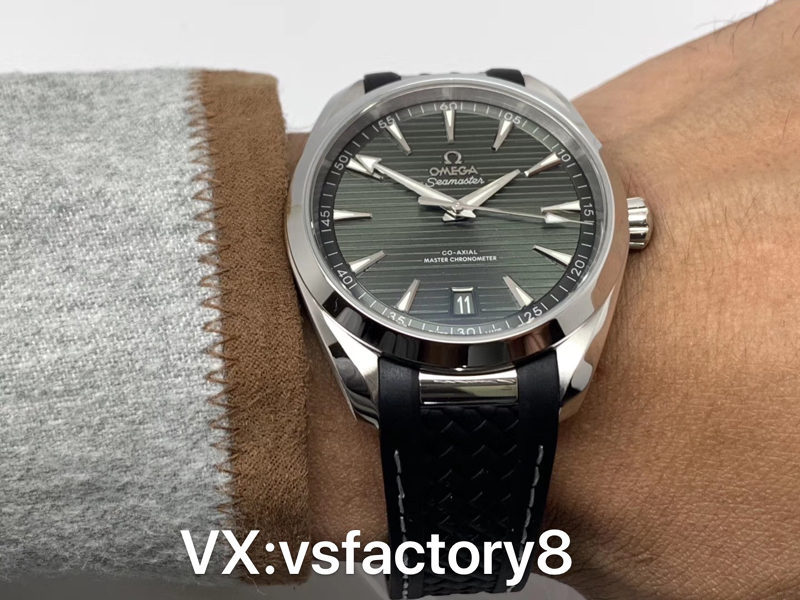 VS廠歐米茄柚木綠海馬150米復(fù)刻版會(huì)看出色差嗎
